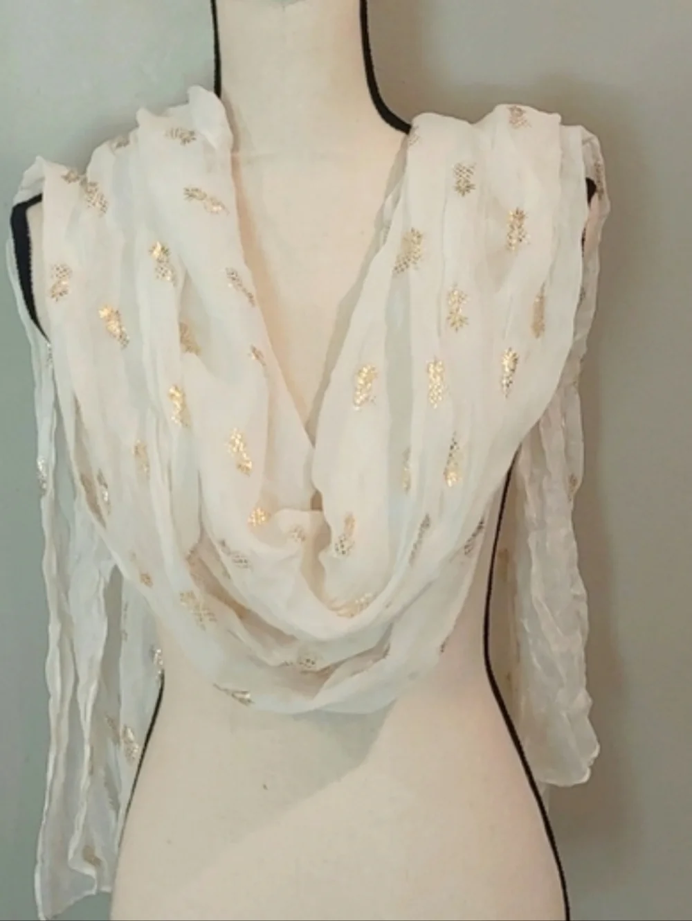 NWT Coral Elegant White Scarf with Gold Foil Pinapple‎ Sheer Rectangle Shawl